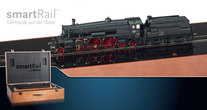Steam locomotive BR 16 Digital with sound with Smart Rail<br /><a href='images/pictures/Roco/Exklusivset-Roco_slide.jpg' target='_blank'>Full size image</a>